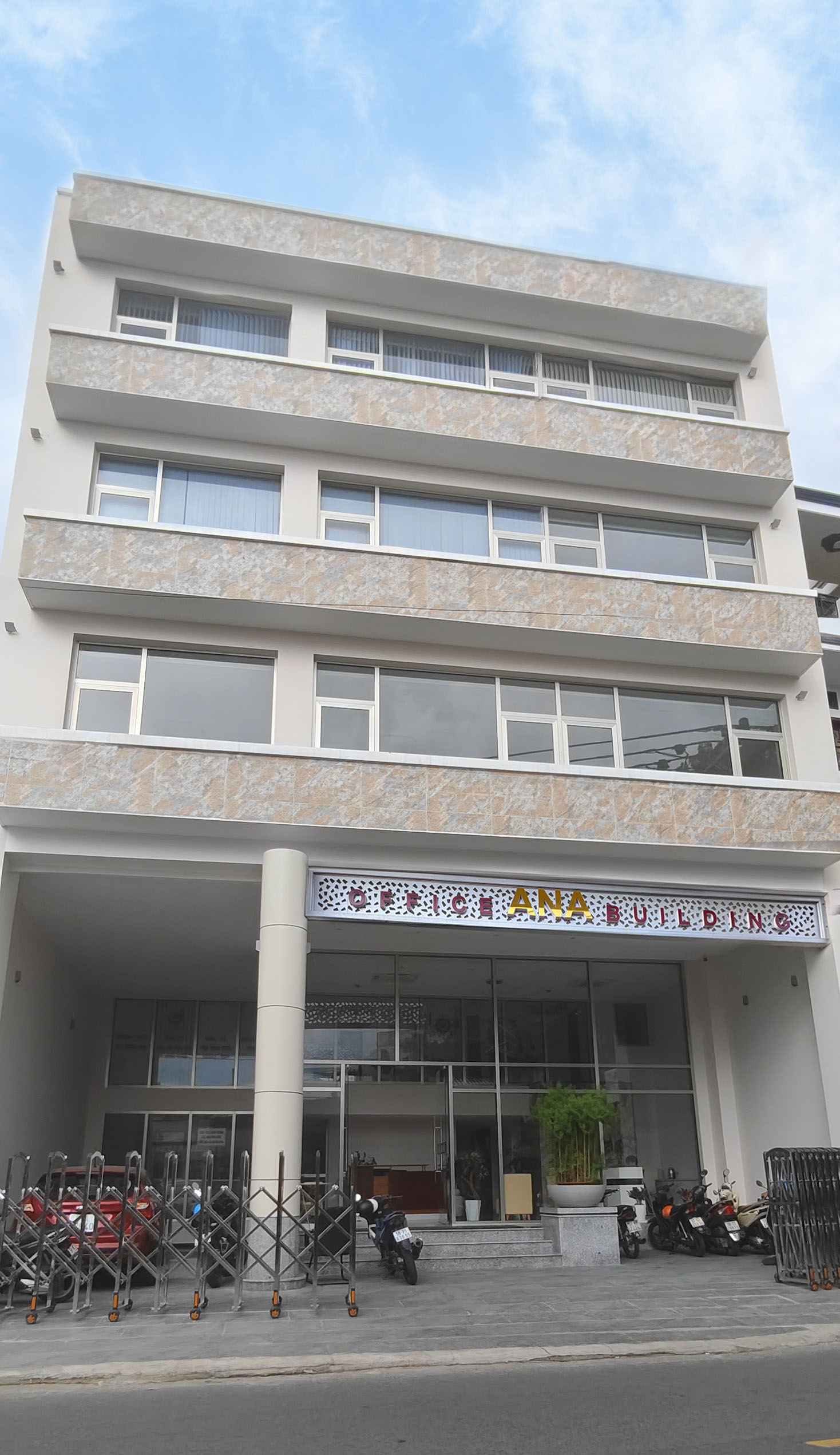 ANA BUILDING